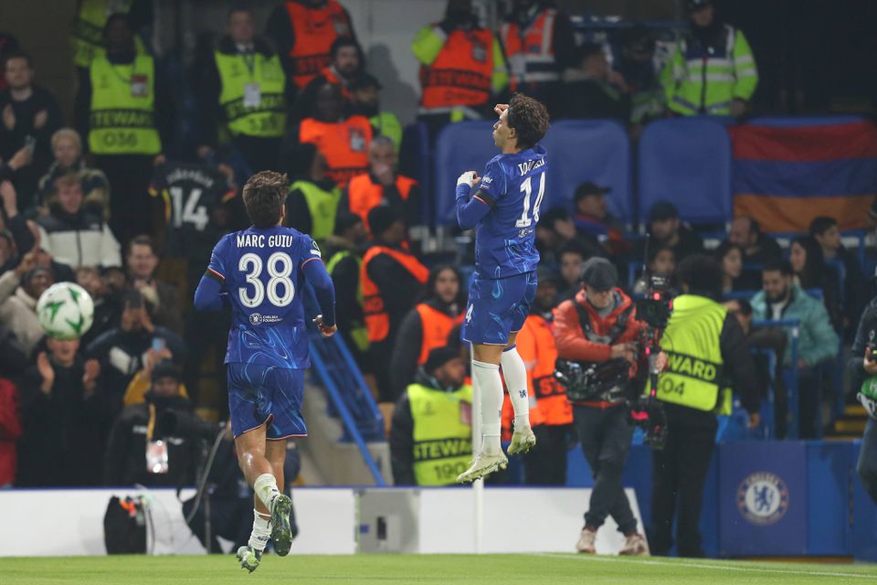 João Félix bisa e Jota Silva assiste em tarde feliz para Chelsea e Forest