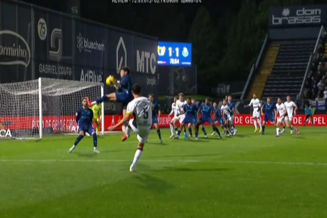 Áudios do VAR: lance de golo anulado e penálti no Famalicão-FC Porto «fará história»