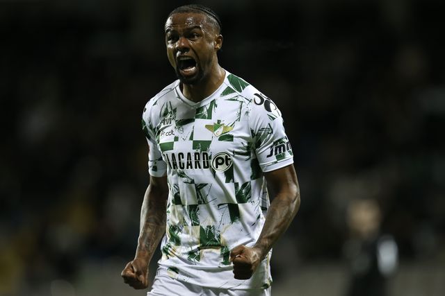 Maracás festeja golo do Moreirense frente ao Tondela, em jogo da 16.ª jornada da Liga - FOTO: MANUEL FERNANDO ARAÚJO/LUSA