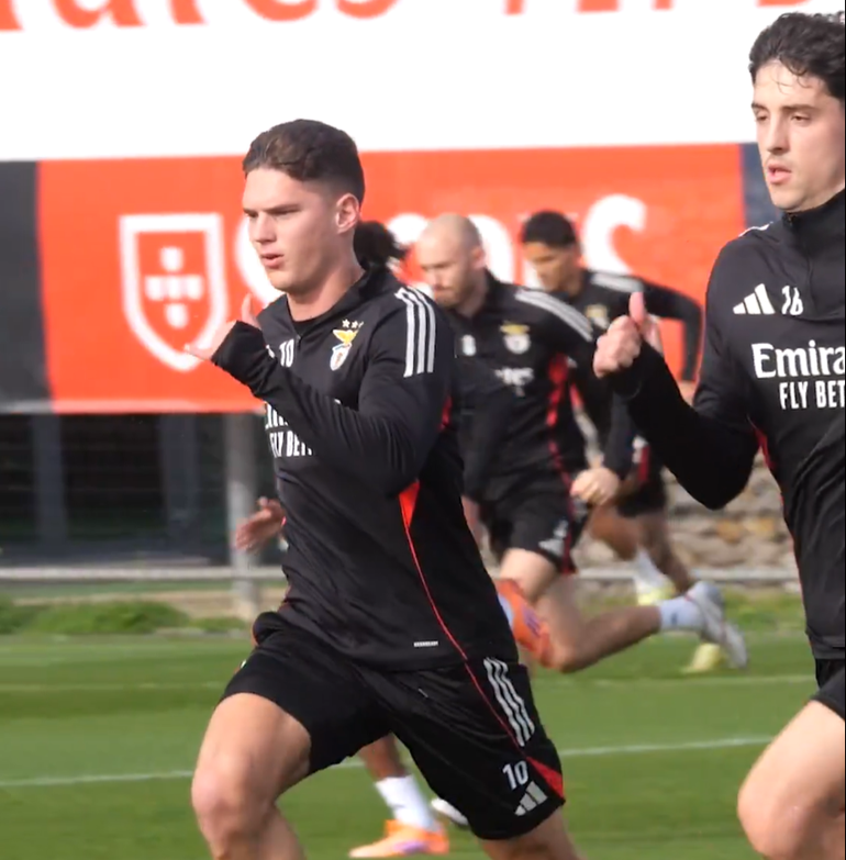 Sudakov e Manu Silva durante o treino das águias - Foto: SL Benfica