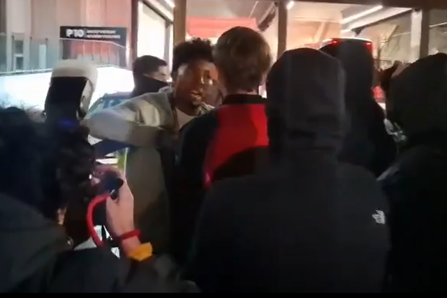 Johan Mojica confrontou adeptos