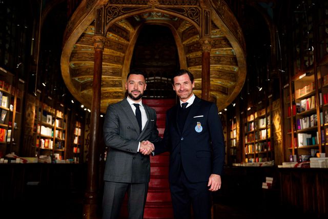 Farioli e Villas-Boas selaram a renovação na centenário Livraria Lello - Foto: FC Porto