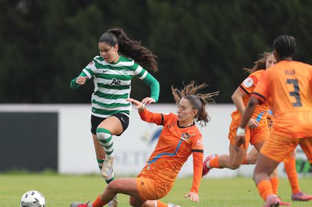 Luta intensa entre o Sporting e o Racing Power (Foto: Sporting CP)