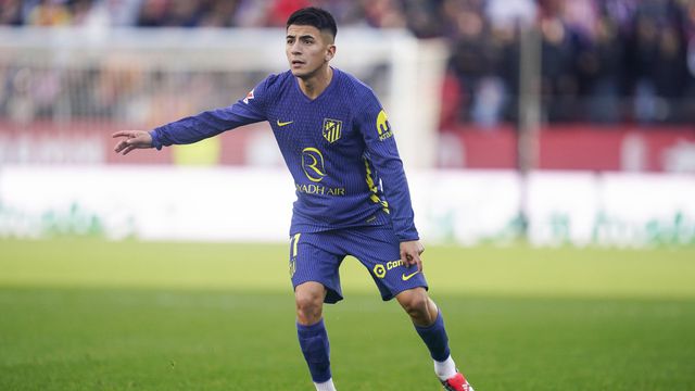 Thiago Almada foi apenas cinco vezes titular no Atlético Madrid — Foto: IMAGO