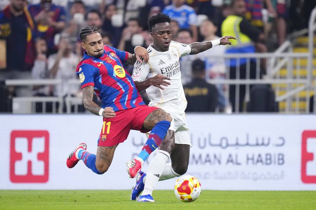 Raphinha marcou o primeiro golo da final da Supertaça de Espanha - FOTO IMAGO