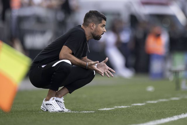 António Oliveira: «As vitórias são dos jogadores e as derrotas são minhas»