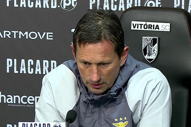 «O jogo foi completamento afetado pelo relvado»