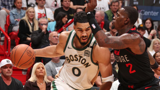 Boston Celtics vencem em Miami sem Neemias