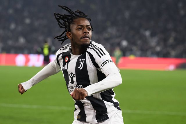 Juventus sofre, mas vence o PSV em casa