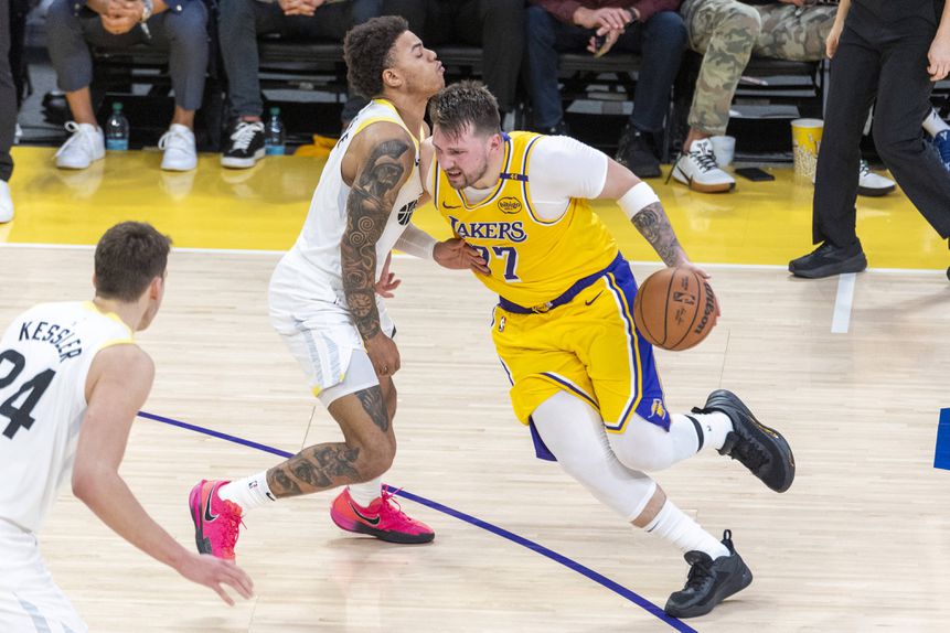 Luka Doncic estreou-se com 14 pontos pelos Lakers