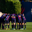 EQuipa de jovens do Barcelona, na La Masia, centro de formação do Barcelona