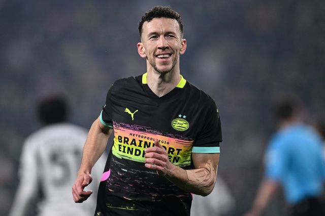 Perisic a celebrar o golo