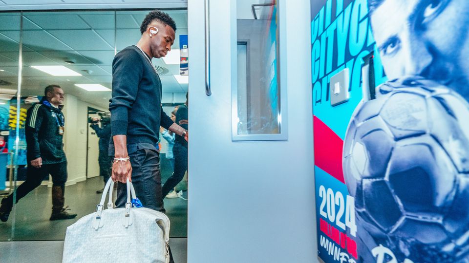Vinícius Júnior na chegada ao estádio do Manchester City