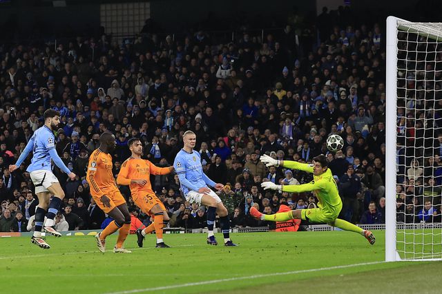 O momento em que Haaland fez o primeiro golo do encontro
