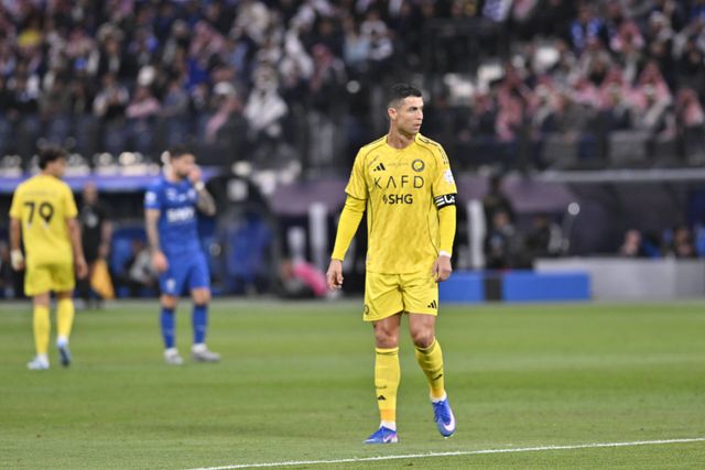 Cristiano Ronaldo a jogar pelo Al Nassr num duelo contra o Al Hilal