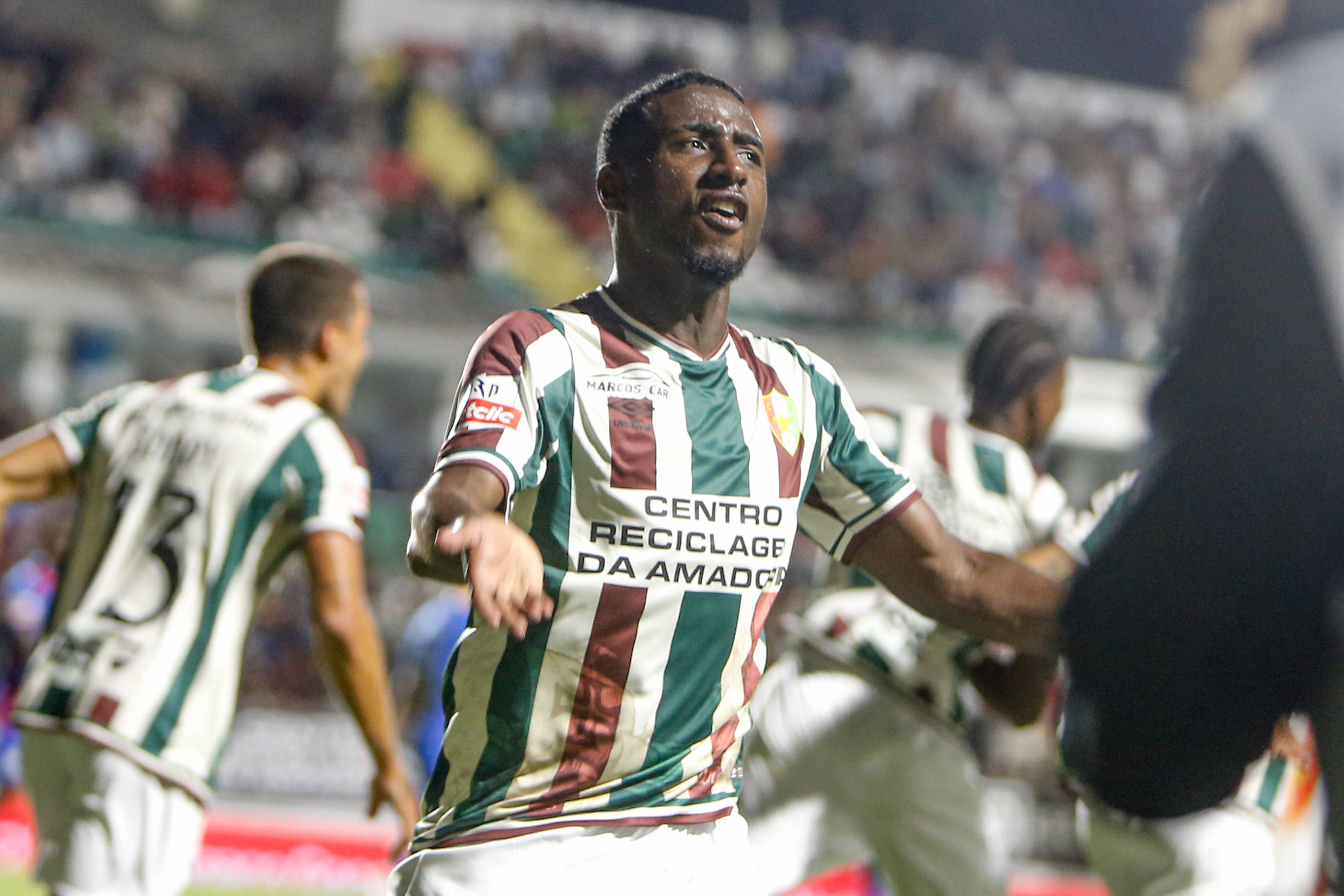 Canhoto não foi feliz na primeira metade da temporada