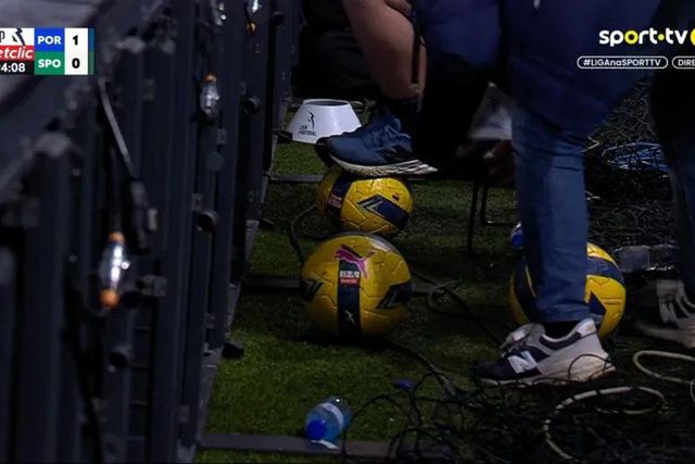Transmissão televisiva mostrou bolas escondidas. Imagem Sport TV