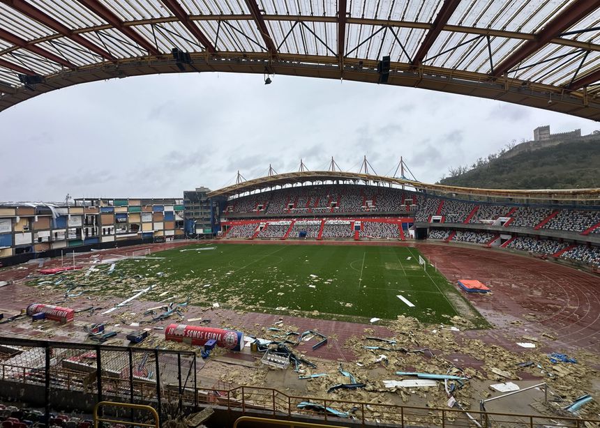 O Estádio Dr. Magalhães Pessoa sofreu danos severos, sobretudo na cobertura - Foto: U. Leiria
