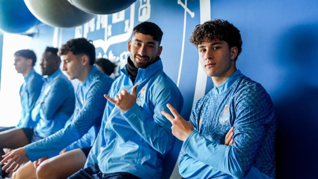 André Miranda, aqui com Alan Varela, destaca-se na equipa B, mas trabalha frequentemente com o plantel principal - Foto: FC Porto