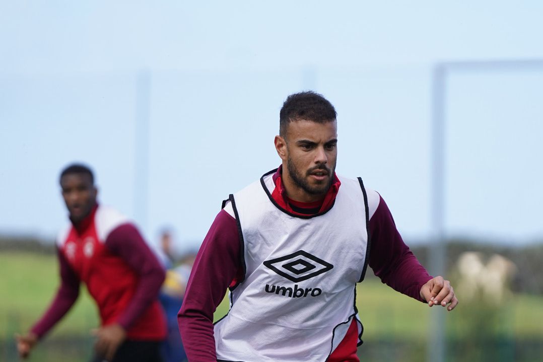 Pedro Ferreira na preparação do jogo com o Benfica.- Foto: SANTA CLARA