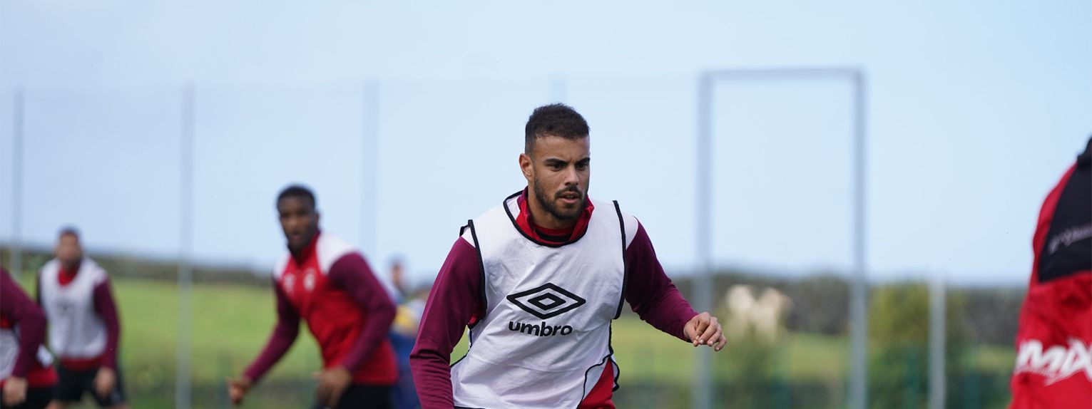 Pedro Ferreira na preparação do jogo com o Benfica.- Foto: SANTA CLARA