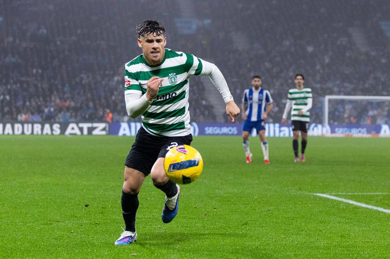 Maxi Araújo tornou-se numa das peças fundamentais da estrutura de Rui Borges e fica na esquerda - Foto: IMAGO