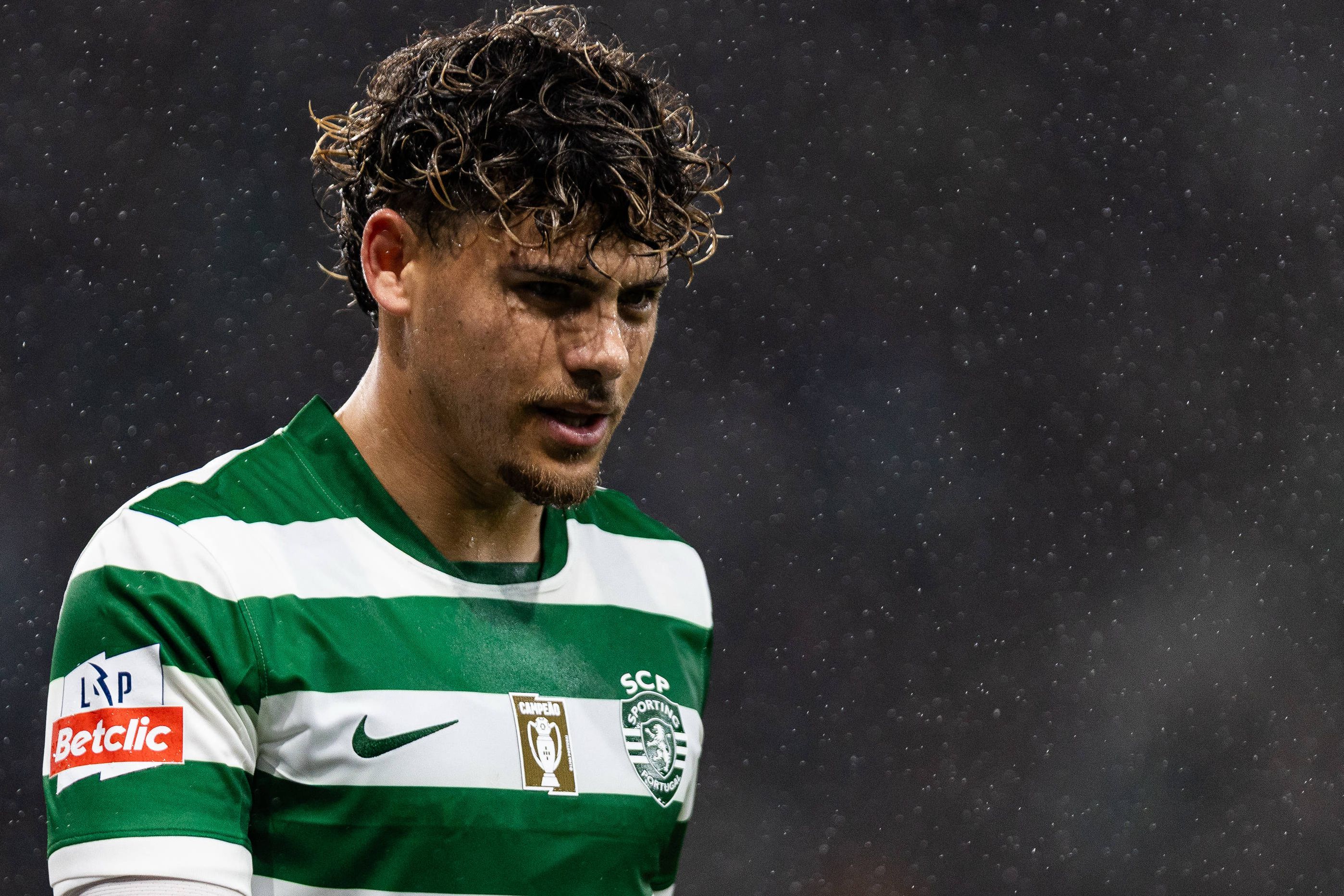 Exibições de Maxi Araújo, sobretudo na Liga dos Campeões, despertaram o interesse de clubes em Itália e Inglaterra - Foto: IMAGO