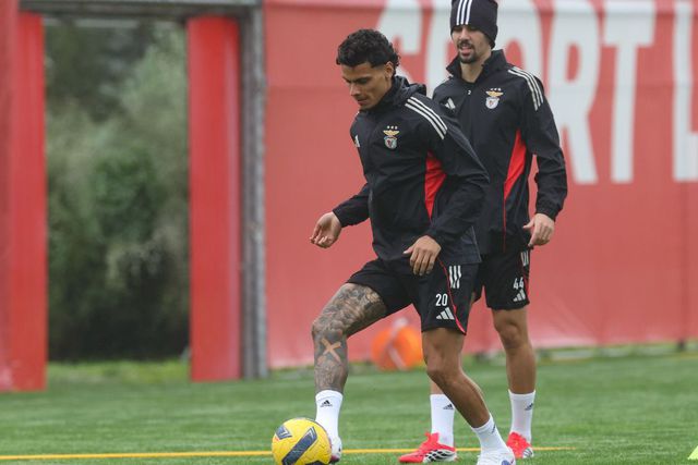 Ríos lesionou-se no ombro direito e perdeu os últimos seis jogos do Benfica, mas estará apto para jogar com o Real Madrid — Foto: Real Madrid