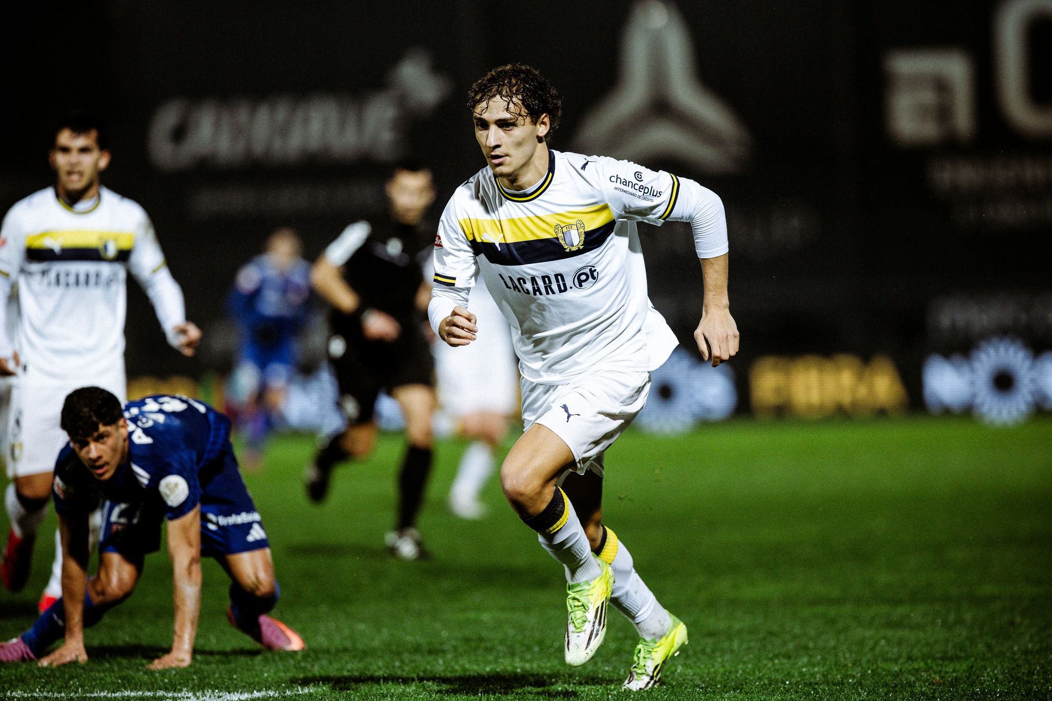 Rudi Almeida tem brilhado nos sub-23 e já chegou à elite do emblema de Vila Nova - Foto: Famalicão