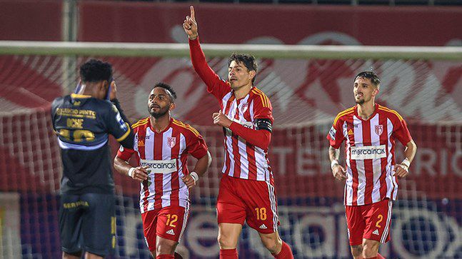 Aves SAD vence Feirense e segue na perseguição ao líder Santa Clara