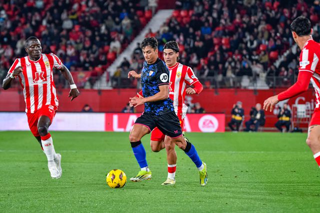 Sevilha cede empate ao Almería no último minuto