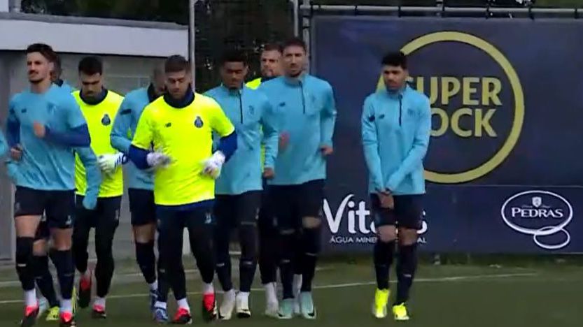 FC Porto: mesmo condicionado, Taremi treina com os colegas
