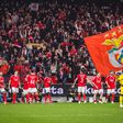 Jogadores do Benfica a celebrarem um dos golos marcados ao Nacional no Estádio da Luz para a Liga
