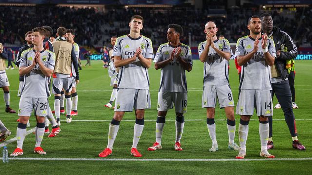 Leandro Barreiro foi um dos jogadores do Benfica em ação frente ao Barcelona (IMAGO)
