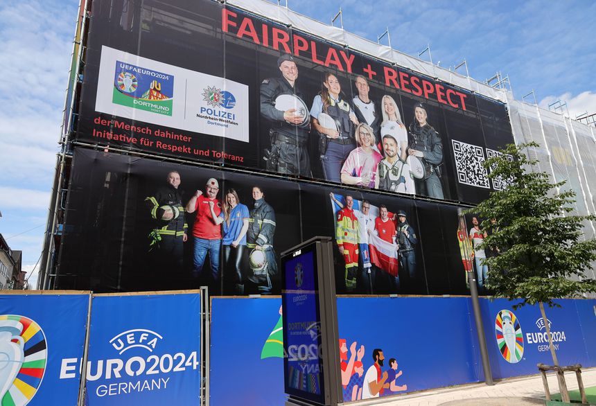 As estratégias ESG referem-se a critérios usados para avaliar e gerir as práticas de uma organização nas áreas ambiental, social e de governança