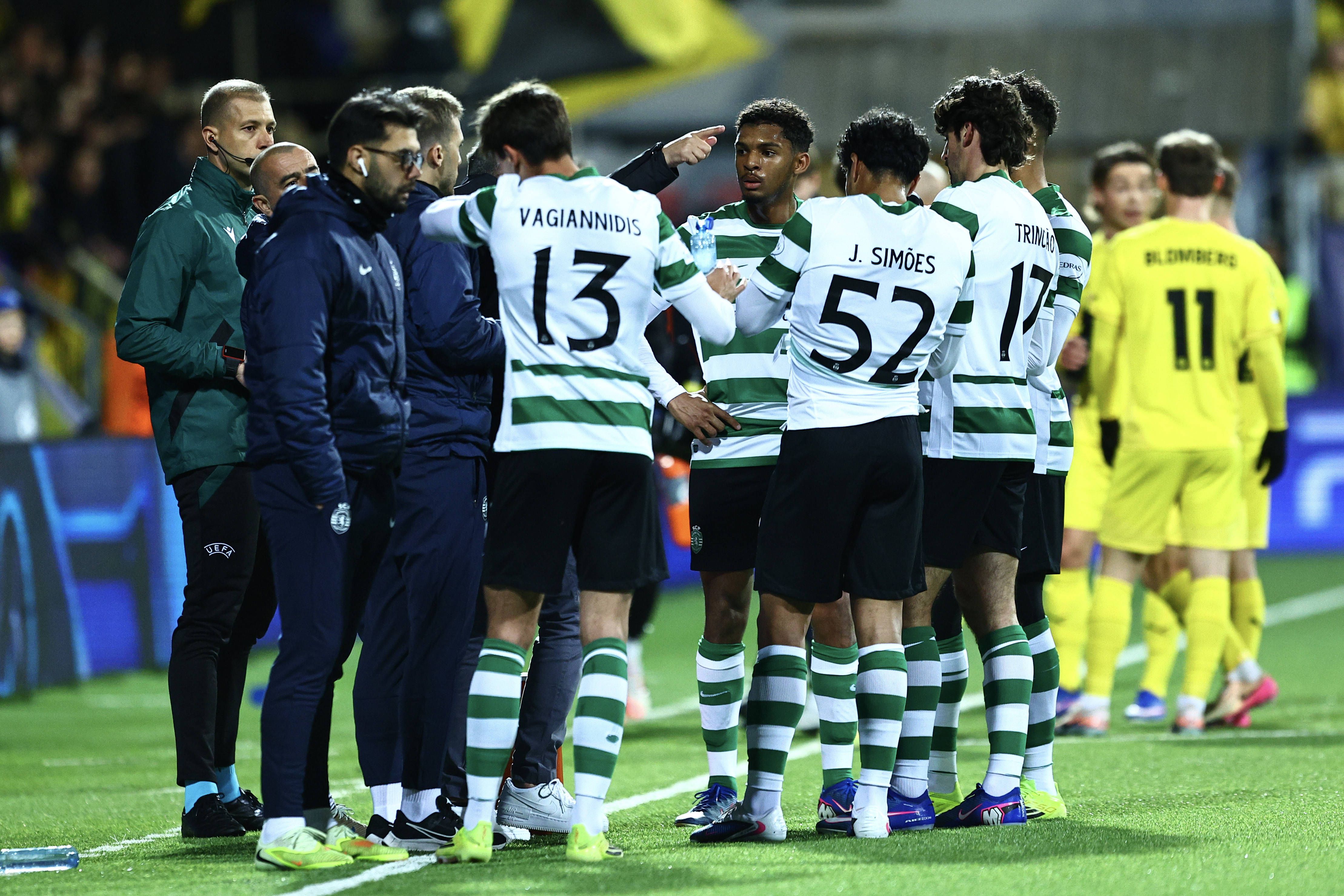 ... e Rui Borges aproveitou para dar instruções à equipa