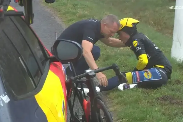 Conhecido o estado clínico de Juan Ayuso após queda e desistência no Paris-Nice