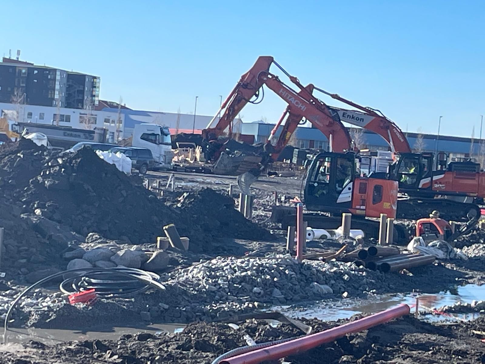 Máquinas em movimento - Foto: ABOLA