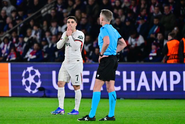 Pedro Neto a tempo inteiro na derrota do Chelsea - Foto: IMAGO