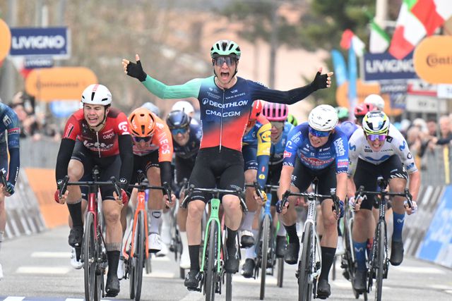 Tirreno-Adriático: Tobias Andresen surpreende Milan e Philipsen