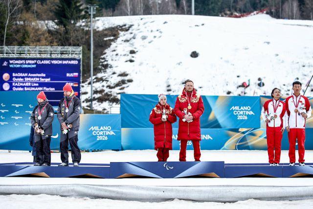 Jogos Paralímpicos: alemães viram costas aos russos em cerimónia de pódio