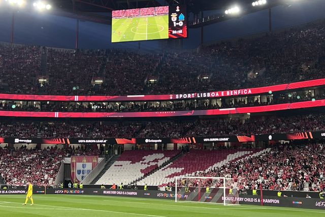 No Name Boys deixaram setor vazio durante jogo com o Marselha
