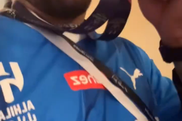 Neymar também foi buscar a medalha de campeão: «É como na escola...»