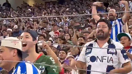 Vídeo: adeptos do Monterrey provocam Messi... chamando por Ronaldo