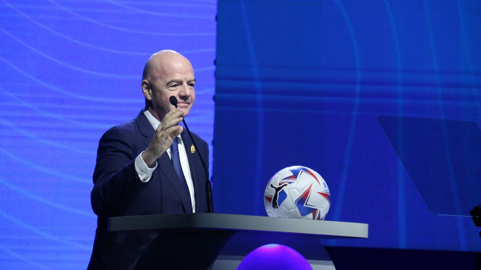 Infantino justifica Mundial 2030 em três continentes: «Tinha de ser algo especial»