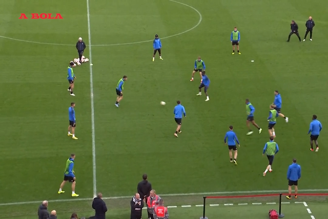 Atalanta treina em Anfield antes do teste da Liga Europa contra o Liverpool