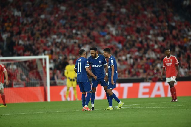 VÍDEO: Aubameyang aproveita erro de António Silva e reduz