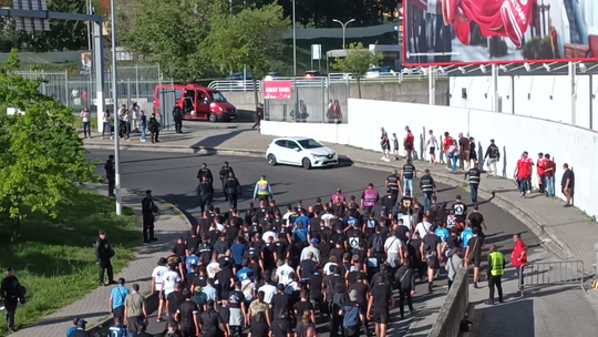 Adeptos do Marselha chegam ao Estádio da Luz