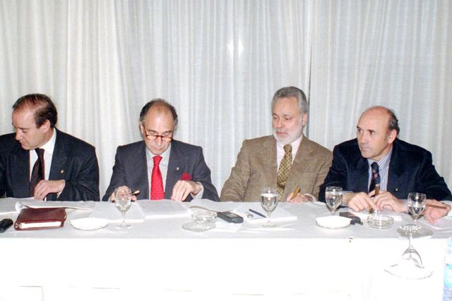 Assembleia Geral da Liga Portuguesa de Futebol Profissional, (da direita para a esquerda ) Sousa Cintra, Valentim Loureiro, Manuel Damasio, Pinto da Costa, em Reuniao realizada no Porto, Terca 14 de Fevereiro de 1995 (foto: A BOLA)