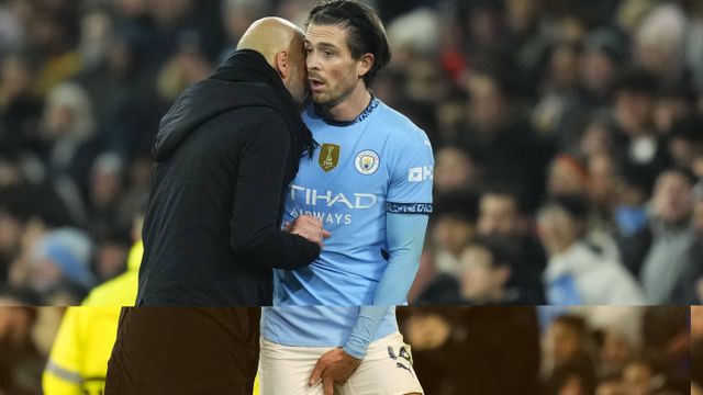 Pep Guardiola a falar com Jack Grealish após um jogo do Manchester City